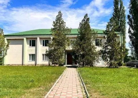 Здається в оренду 2-поверхова будівля з власною територією - 1/6