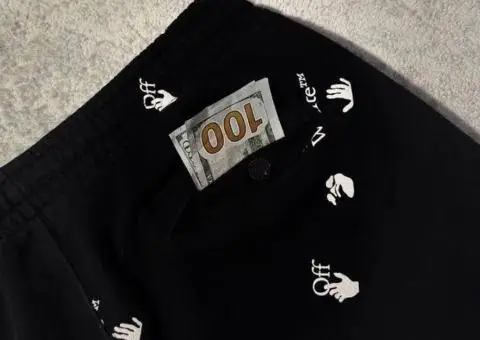 Шорти: від Off White - 1/3