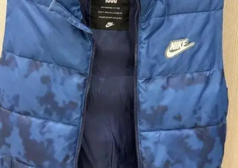 Жилетка / безрукавка NIKE - на зрост 164-172 см - майже НОВА - 1/3