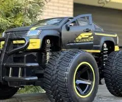 Джип на радиоуправлении Protector Monster Truck Желтый,  на пульте