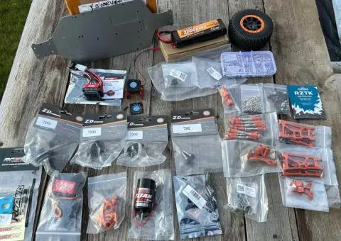 Радіокерована машина ZD Racing DBX 10 + набір запчастин на переробку машини в метал - 1/3