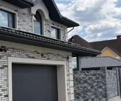 Продається новозбудований будинок з дизайнерським ремонтом в с.Коровія