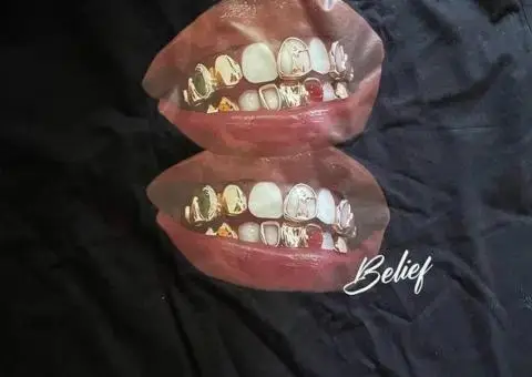 ‼️ НОВА ‼️ Футболка Chic Lips - 2/3