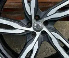 Диски VOLVO R-DESIGN R22 з шинами