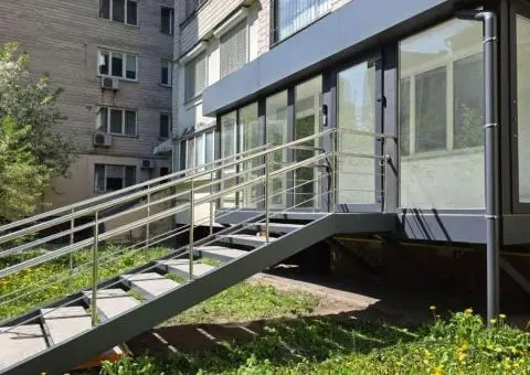 Власник. Оренда офісу з окремим входом. Печерськ. Київ. вул. Левандовська 14 - 3/10