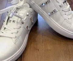 Продам кросівки Valentino