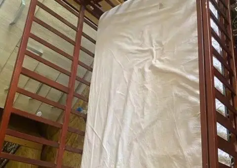 Продам монеж, маятник, новый матрас - 1/3