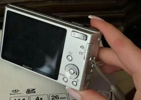 Компактний фотоапарат Sony Cyber-shot DSC-W320 (Silver) - 1/3
