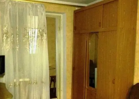 Продам комнату 10,5кв.м с балконом ул. Марш. Малиновского - 3/3