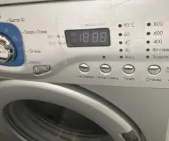 В продажі пральна машина