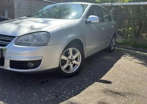 Volkswagen Jetta 2006 - 2/3