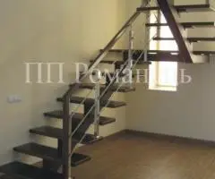 Відкриті сходи на металевому каркасі Львів