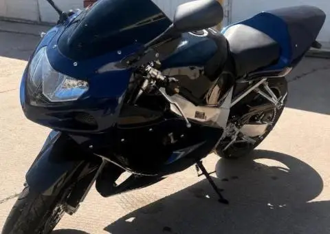 Suzuki gsxr 600 - 1/3
