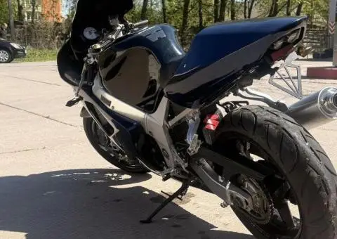 Suzuki gsxr 600 - 3/3