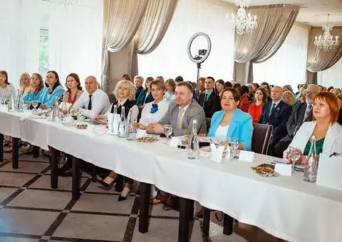 Адміністратор на ресепшн в жіночій салон