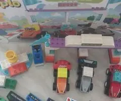 Конструктор LEGO DUPLO Town Автомобілі для перегонів і пілоти команд Формули-1 70 деталей (10445)