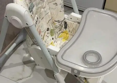 Годувальний столик