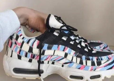 Кросівки Nike Air Max 95 Multi CW2359-100 б/у оригінал - 1/3