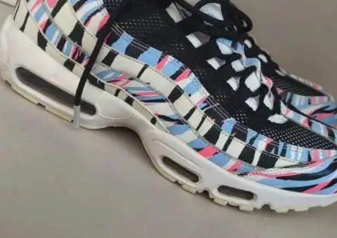 Кросівки Nike Air Max 95 Multi CW2359-100 б/у оригінал - 2/3