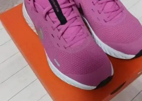 Кросівки жіночі.  Nike revolution Оригінал - 1/3