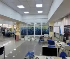 Продаж 950м2  магазин+ склад  .  Миколи Ушакова 8