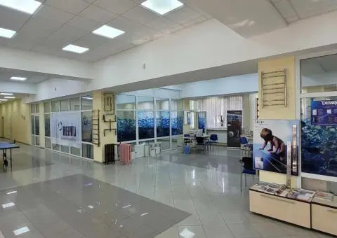 Продаж 950м2  магазин+ склад  .  Миколи Ушакова 8 - 3/3