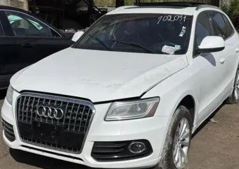 Авторозбірка Авторазборка Audi Q5 8R 2.0 TFSI - 2/3