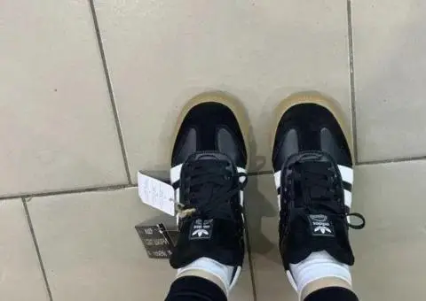 Кросівки жіночі adidas 39 розмір - 1/3