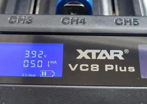Зарядка Li-ion | Ni-MH  XTAR VC8 Plus на 8 акумуляторів + тест ємності, Швидка доставка - 1/3