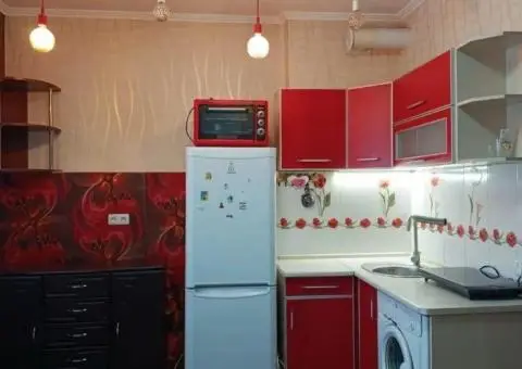 Продам 1 ком. квартиру - студию м. Масельского - 2/3