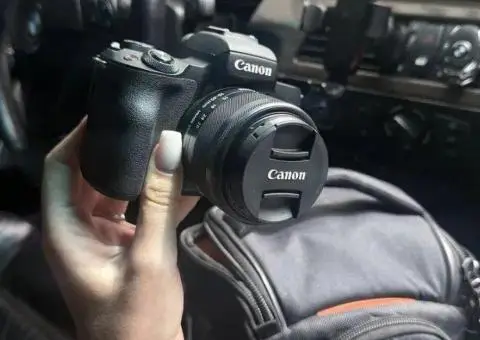 Canon EOS M50 в ідеальному стані - 1/3