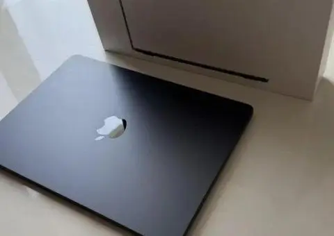 MacBook Air 13" Midnight M2 8/256GB 2022 - 1/3