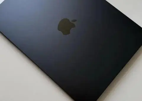 MacBook Air 13" Midnight M2 8/256GB 2022 - 2/3