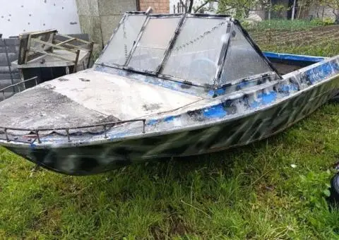 Човен Крим, під ремонт відновлення - 3/3