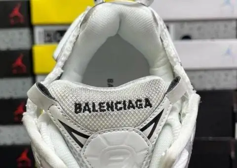 Кросівки Balenciaga Runner Graffiti White - 2/3