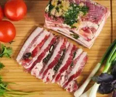 Сало мариноване в асортименті та копчення