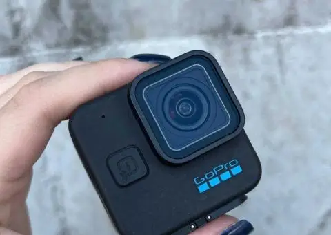 Екшн-камера GoPro Hero 11 mini в чудовому стані - 1/3
