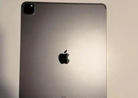 iPad Pro M1 (Gen 5) 12,9” - 1/3