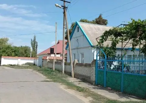 Продам будинок в центрі села Білка біля жіночого монастиря . - 1/3