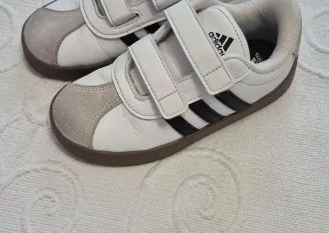 Дитячі кросівки Adidas  з класичним замшевим носком та застібками на липучках. - 3/3