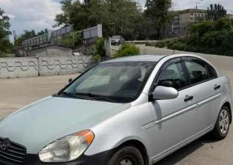 Хундай акцент третього покоління Hyundai Accent 2008 - 2/3