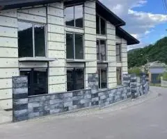 Будується 3-рівневі апартаменти з гаражем, терасою, підвалом| Центр Яремче | Вул. Руднєва| 95м