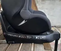 Britax Römer Dualfix M Plus у кольорі Midnight Grey