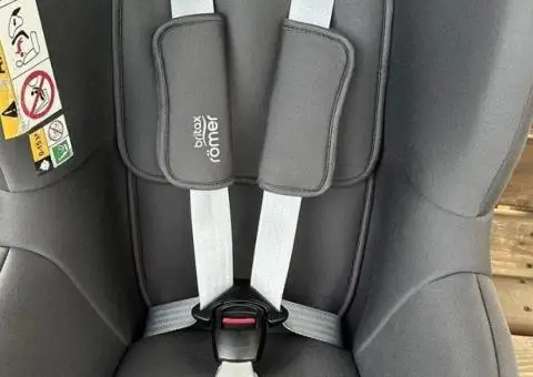 Britax Römer Dualfix M Plus у кольорі Midnight Grey - 2/3