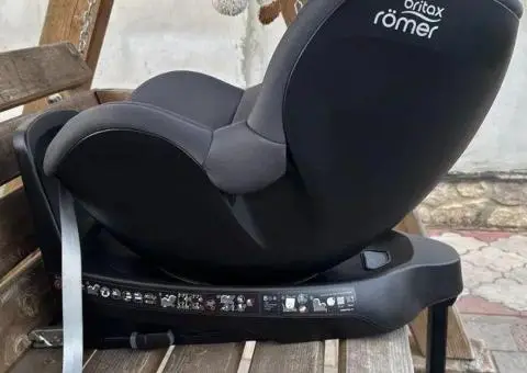 Britax Römer Dualfix M Plus у кольорі Midnight Grey - 3/3