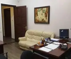 Продам офис у метро " Ярослава Мудрого"