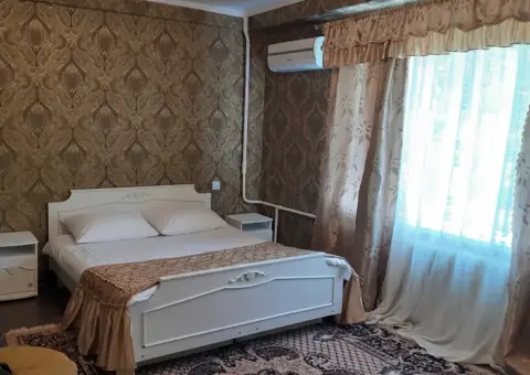 Посуточно Киев центр снять квартиру рядом с метро Печерская - 8/10