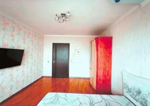Від власника. Продам 1-кімн.кв. 50кв.м (євродвушка), метро Чернігівська, вул. Краківська - 1/8
