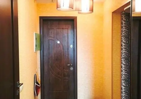Від власника. Продам 1-кімн.кв. 50кв.м (євродвушка), метро Чернігівська, вул. Краківська - 2/8