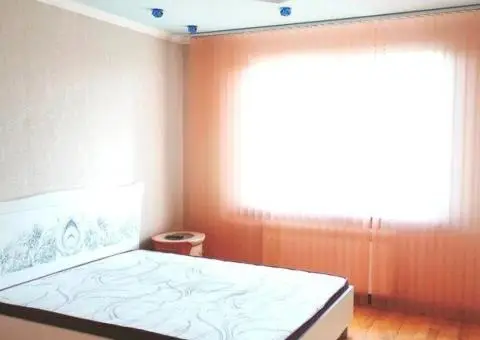 Від власника. Продам 1-кімн.кв. 50кв.м (євродвушка), метро Чернігівська, вул. Краківська - 3/8